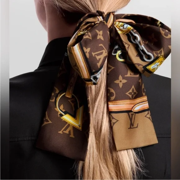 Beautiful Small scarf - Picture 4 of 5